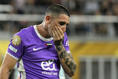El argentino Facundo Zabala, futbolista de Al Ain, lamenta una jugada en el partido frente a Juventus de Turín por la primera fecha del Grupo G del Mundial de Clubes 2025 en el estadio Audio Field, en Washington, Estados Unidos.