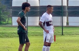 El delantero de Olimpia, Derlis González en uno de los partidos de los que le tocó ser parte en la categoría reserva.