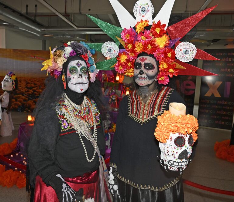 Soledad Caballero Méndez y Patricia González.
