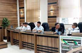 La Junta Municipal en sesión ordinaria debatió sobre la ocupación de veredas.