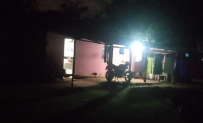 Los delincuentes irrumpieron en la vivienda y se alzaron con dinero y varios objetos de valor.