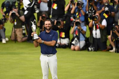 El estadounidense Scottie Scheffler reafirmó su reinado en el golf al conquistar este domingo su primer Abierto Británico.