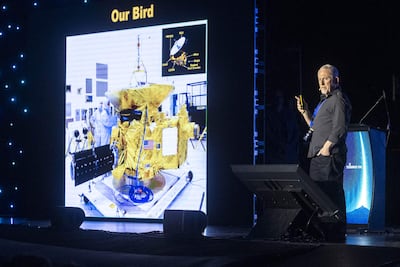Alan Stern, líder de las misiones 'New Horizons' que exploran Plutón y el cinturón de Kuiper, durante la conferencia que ofreció este lunes en el festival Starmus VIII.