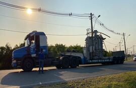 Llegada del primer de los seis reactores, a la Subestación Villa Hayes, en diciembre del 2021.