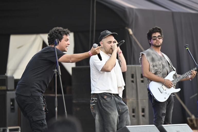 El grupo Funk’Chula compartió escenario con  con Franco de El Culto Casero.