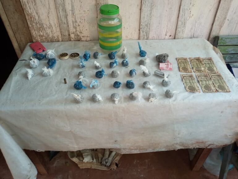 Tocos de marihuana allanados en Horqueta