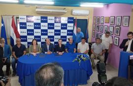 Soledad Núñez y autoridades del PLRA anoche en el Directorio.