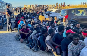 Los migrantes que se han quedado en Ceuta viven en las calles y de la caridad