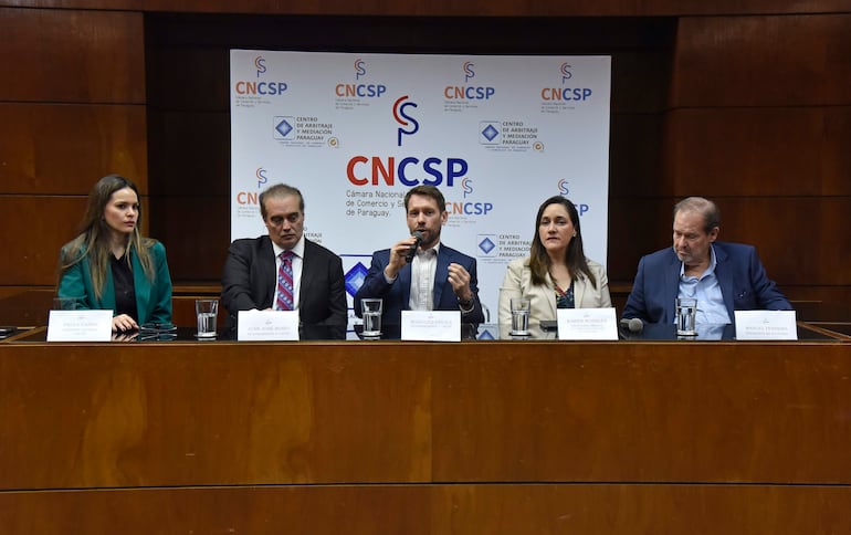 Lanza nuevo centro de facilitación en la cámara Nacional de Comercio y servicios