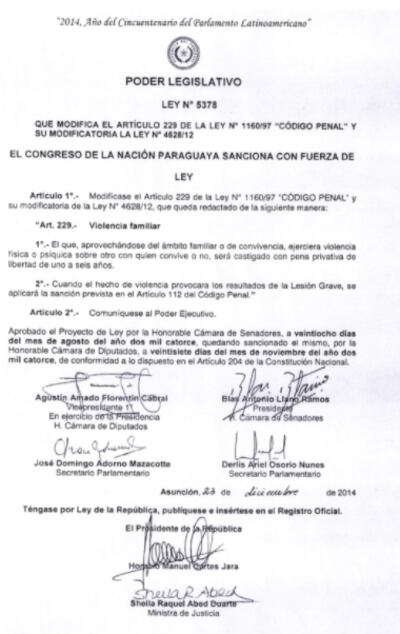 Artículo 229 del Código Penal que establece de 1 a 6 años de privación de libertad por hechos de violencia familiar