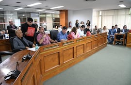 Parte de la bancada colorada en la Junta Municipal de Asunción, en la sesión de hoy, miércoles 25 de marzo.