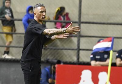 Lucas Ramón Barrios Cáceres (40 años), entrenador de Sportivo Luqueño.