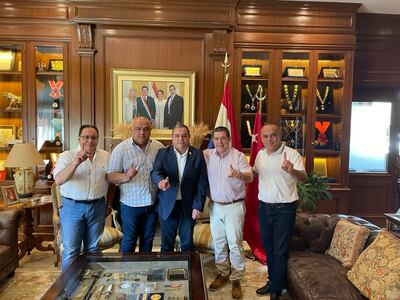 Óscar "Ñoño" Nuñez (segundo a la izquierda), junto a Horacio Cartes y Basilio "Bachi" Núñez. (Foto de archivo).