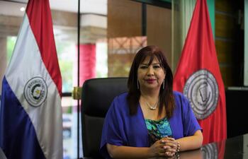 Zully Vera, rectora de la UNA