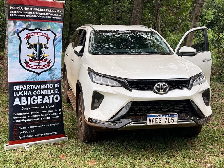 Una de las camionetas Toyota Fortuner incautadas en la operación contra el abigeato.