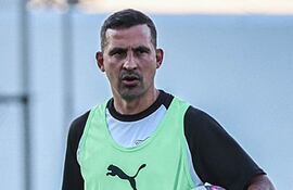 Sergio Aquino (45 años), técnico de Libertad, campeón de la Copa Paraguay 2024.