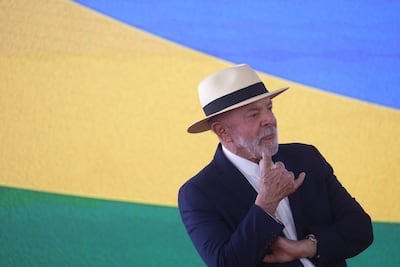 El presidente de Brasil, Luiz Inácio Lula da Silva, reacciona durante su visita al Instituto Oswaldo Cruz (IOC/Fiocruz) este viernes, en Rio de Janeiro (Brasil).