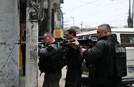 La policía de Brasil lanzó el operativo "Contención" en la favela Vila Cruzeiro favela, en el complejo Penha complex, en Río de Janeiro. Hay varios muertos.