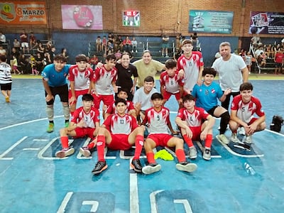 Independiente de Barrio Obrero arrancó con triunfo la fase semifinal del torneo de la C15. La segunda fecha será este miércoles.