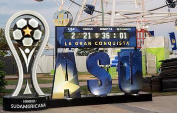 Zona del FanFest de la Copa Sudamericana en la Costanera Norte.