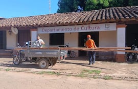 La histórica Casa de la Cultura continúa deteriorándose mientras las “soluciones” se limitan a trabajos de apuntalamiento