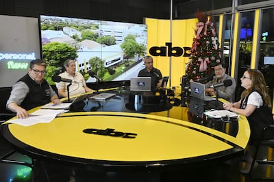 Directivos de la Justicia Electoral en el estudio de la AM 730 CARDINAL. Carlos Maria Ljubetic Director de la unidad de Procesos Electorales, Christian Ruiz Diaz Director de Financiamiento Politico del TSJE y Dominick Ramirez Vicedirectora de la Direccion de Informatica de la Justicia Electoral. Politica 06 de diciembre de 2025