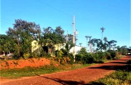 Vecinos reclaman a la ANDE que mejore el servicio de extensión eléctrica en la compañía Aguai'y de Carapeguá.