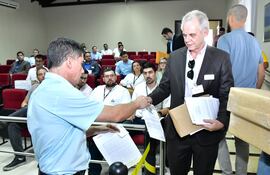 Las empresas presentaron los sobres de documentos técnicos y oferta comercial durante una sesión pública de este miércoles.