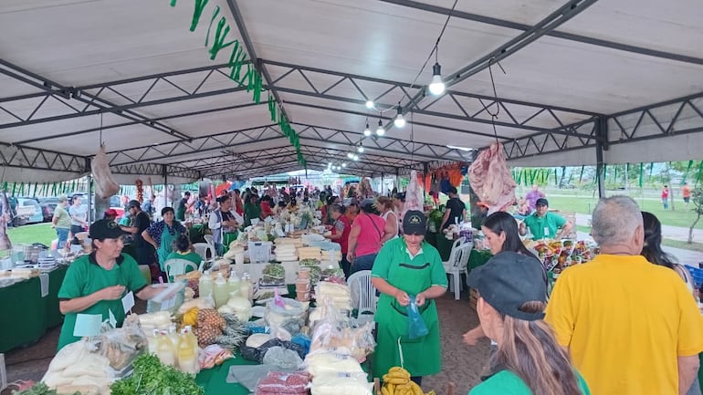 La “Feria Ary Paha, fiesta con sabor a campo” se instaló desde ayer en la Costanera de Asunción.