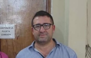 El jefe de prensa de la Gobernación de San Pedro, Iván Oviedo fue agredido físicamente en Santaní una actividad oficial con la presencia de la primera dama de la nación Leticia Ocampos y otras autoridades.