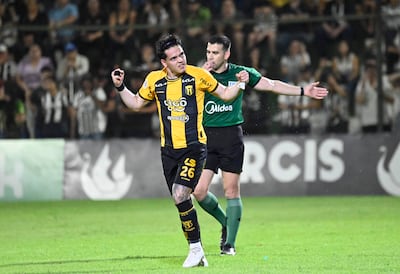 Diego Fernández, jugador de Guaraní, festeja un gol en el partido frente a Libertad por la fecha 3 del torneo Clausura 2026 en el estadio Luis Alfonso Giagni, en Villa Elisa, Paraguay.