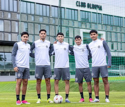 Víctor Sebastián Quintana (izquierda), Julio Alexis Vargas, Alexis Cantero, Pedro Zarza y Paulo Riveros, en el inicio de las actividades en Olimpia con vistas al segundo semestre.