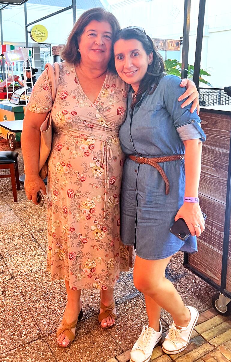 Marta Gómez y Josefina Cáceres.