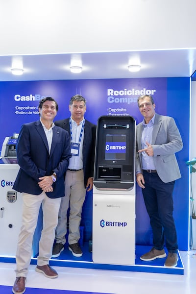 Directivos de Britimp presentaron el Reciclador Compacto.