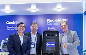 Directivos de Britimp presentaron el Reciclador Compacto.