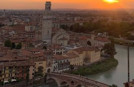 Panorámica de Verona en el mirador de Castel San Pietro. (Andrea Insa Marco/EFE).