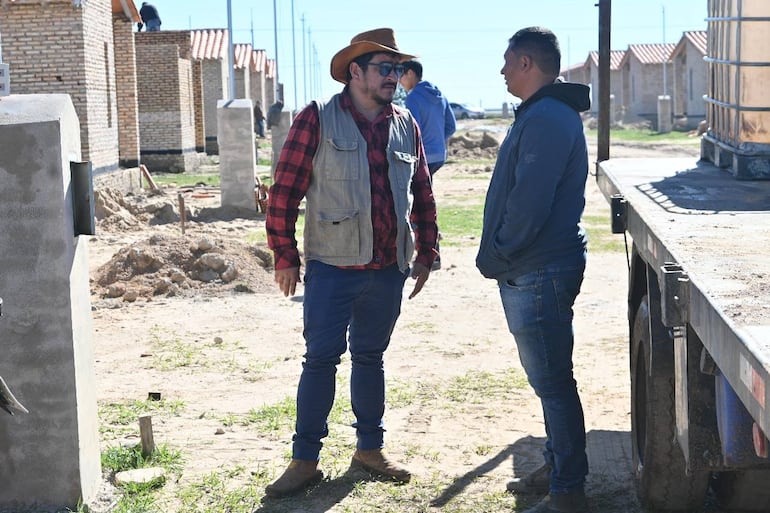 Gustavo Penayo en zona de obras del Ministerio de Urbanismo.