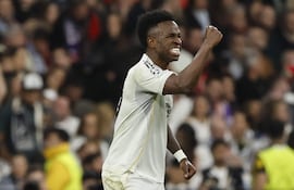 Vinícius Jr. celebra su gol ante el Benfica, que sirvió para el triunfo por 2-1 y un global de 3-1 sobre el cuadro portugués.