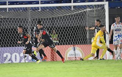Festejo de uno de los goles de Palestino ante Nacional
