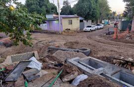 Las obras de desagüe pluvial en el barrio San Pablo de Asunción se encuentran en estado de abandono.