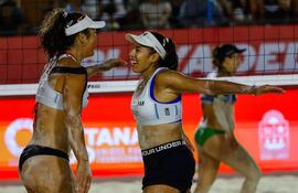 Giuliana Poletti y Michelle Valiente siguen llevando en alto la bandera nacional por el mundo.