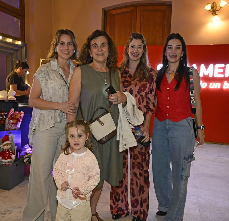 Gabriela Albertini, Natalia Odonne, Guavi Ocampos, María José Ocampos y Julia Vargas. 