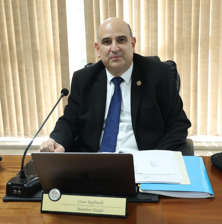 César Ruffinelli, representante de las universidades privadas y miembro del Consejo de la Magistratura.