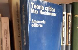 Max Horkheimer, "Teoría Crítica", Buenos Aires, Amorrortu, 1968