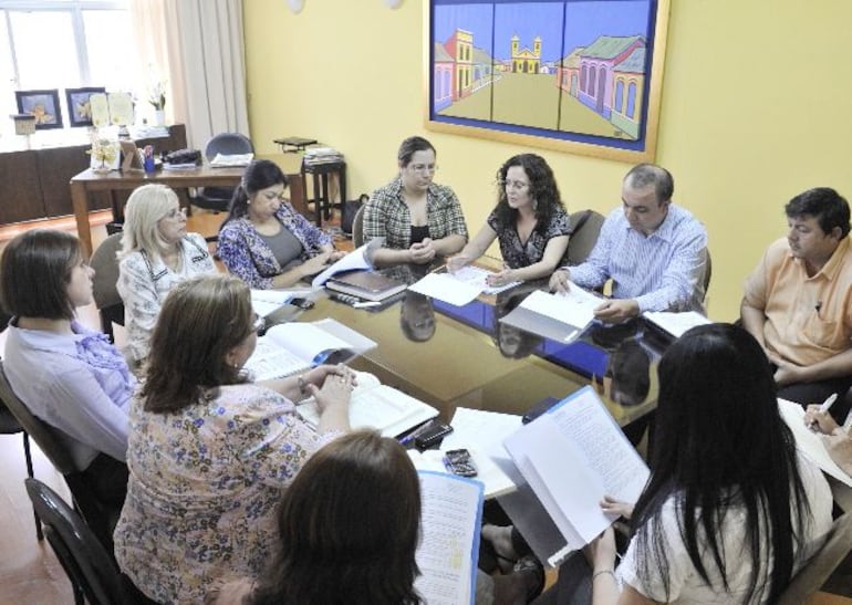 Reunión de 2019, entre referentes de OMAPA y del MEC.