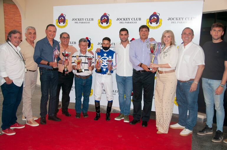 La gente del San Blás vio ganar a Insignia en el premio "Ciudad de Asunción - Machos".