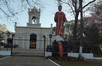 La iglesia de San Lorenzo Mártir, de Altos, fue construida en el año 1582, y fue la primera de la orden franciscana, edificada en Paraguay, la cual fue reconstruida tras la Guerra de la Triple Alianza, en el año 1878.