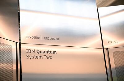 El ordenador cuántico IBM Quantum System Two es fotografiado durante la inauguración en el Centro de Computación Cuántica IBM-Euskadi en la sede de la Fundación Vasca para la Ciencia Ikerbasque en la ciudad vasca española de San Sebastián .