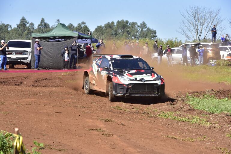 Alejandro Galanti y Marcelo Toyotoshi quedaron segundos en la general con el Toyota GR Yaris Rally2.