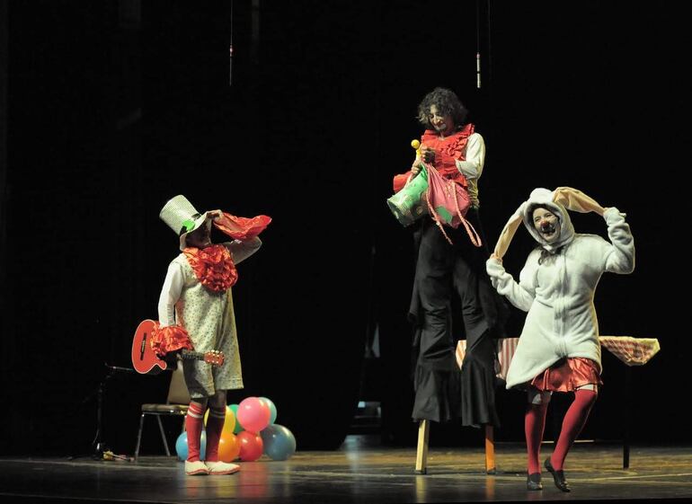 “Amaranta y Parlamplin” es una obra que llega al país desde Colombia, con el elenco Dantexco.